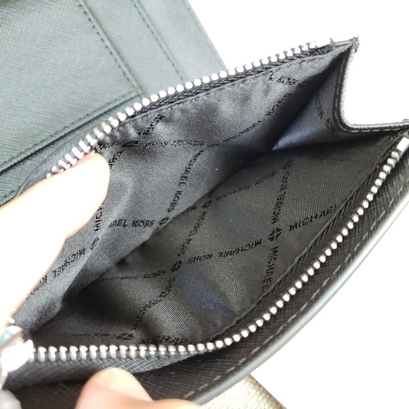 NWT Michael Kors Card Case Carryall Wallet Black - Picture 7 of 8